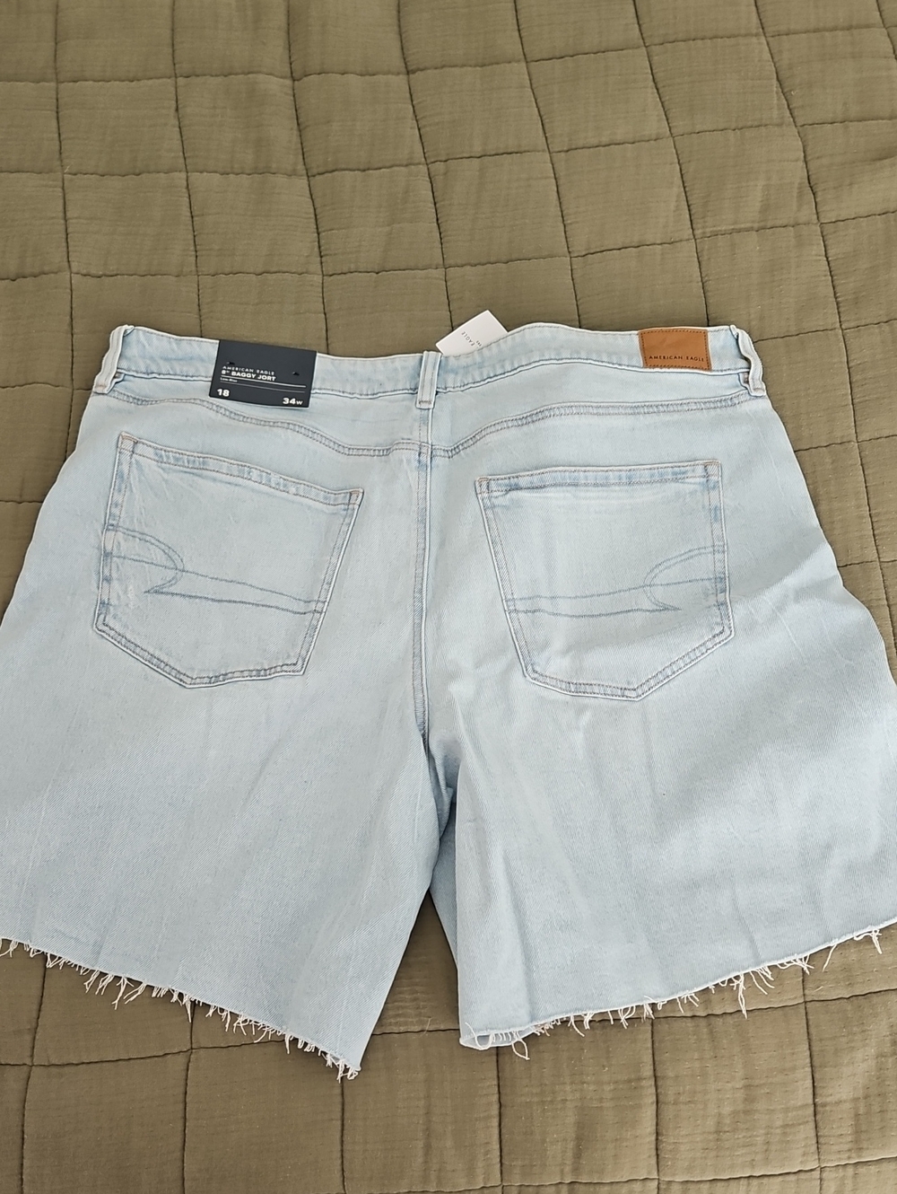 American Eagle 8" Baggy Jort - Picture 4 of 5